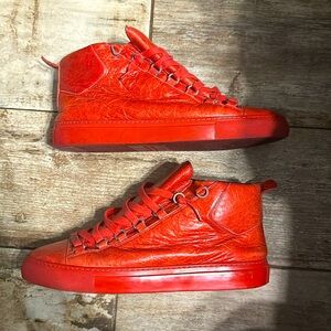 BALENCIAGA ARENA PAVOT